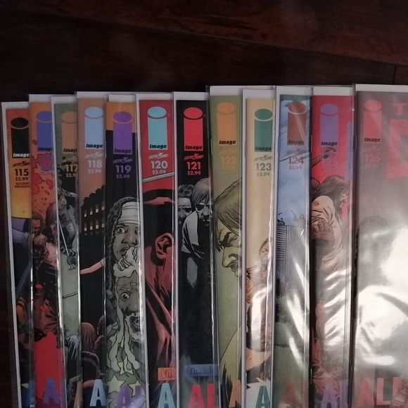 The Walking Dead Comic Book lot Issues 115-126 - Picture 3 of 15
